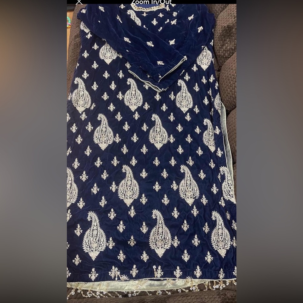 Navy Blue and White Paisley Patterned Fabric 3 PCs velvet suit
